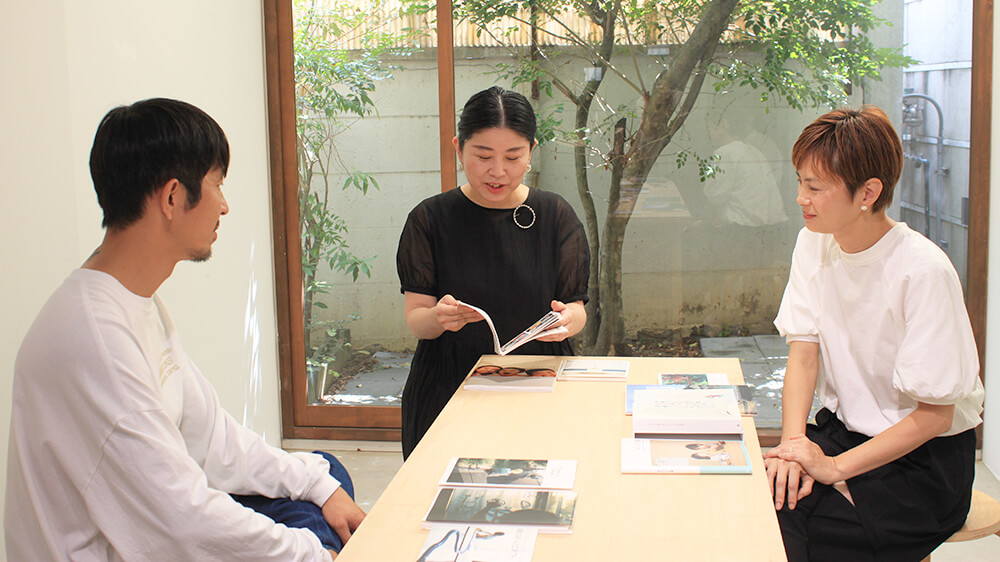 Photoback Award 2023展審査会の様子