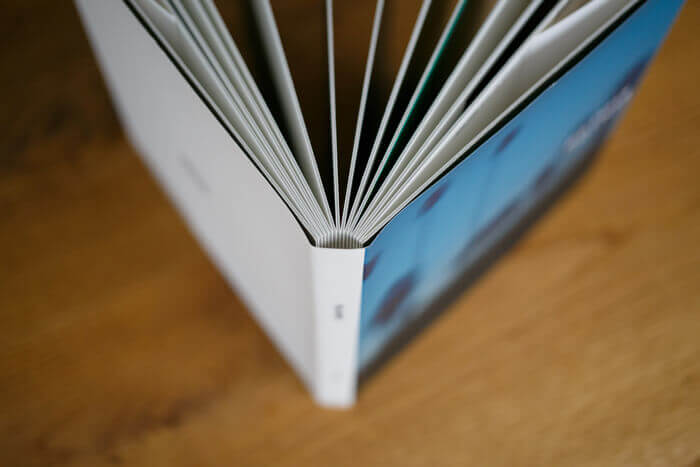 おしゃれなフォトブックへのこだわり：Photobackならではの「合紙製本」